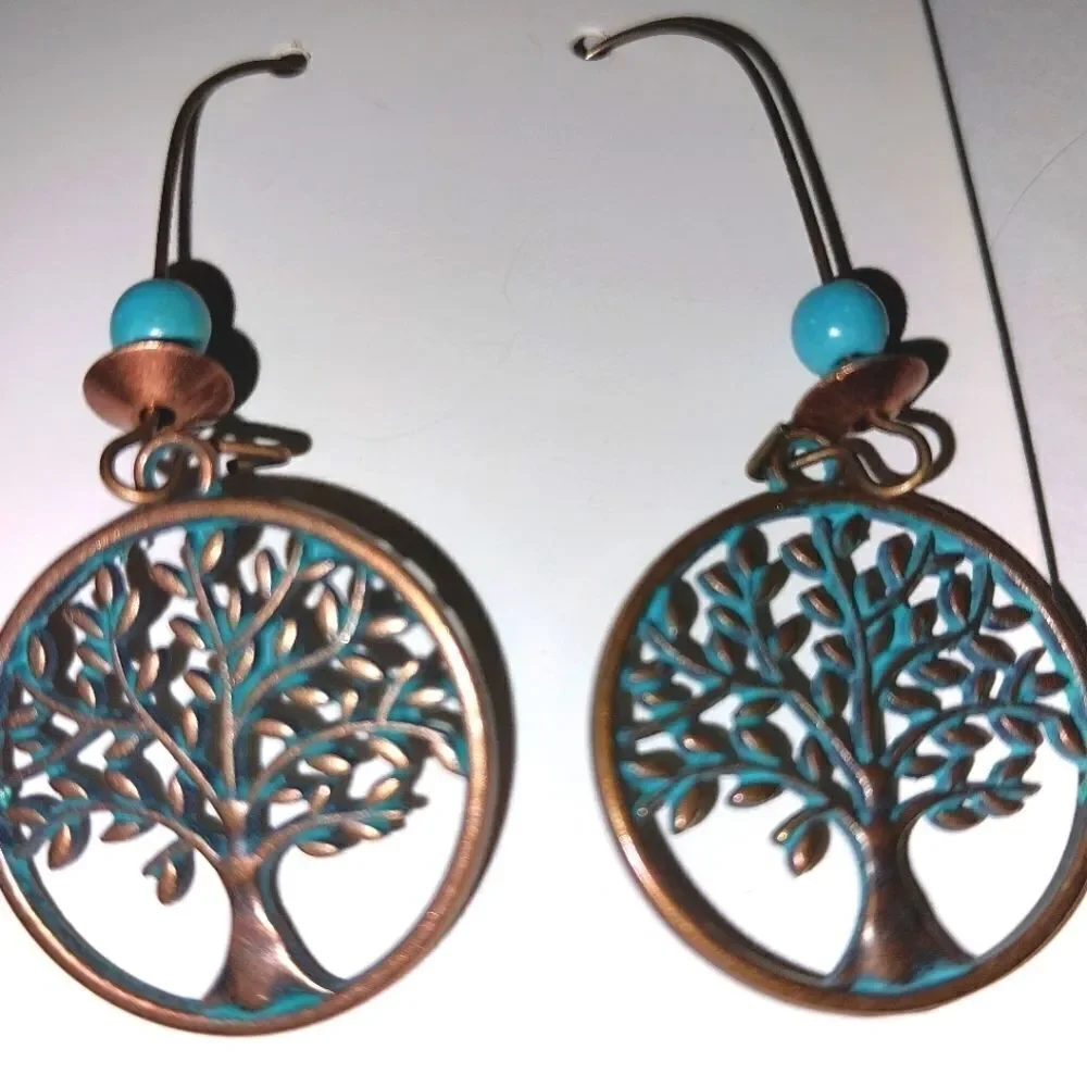 Hand crafted vintage tree dangle earrings - Picture 6 of 6